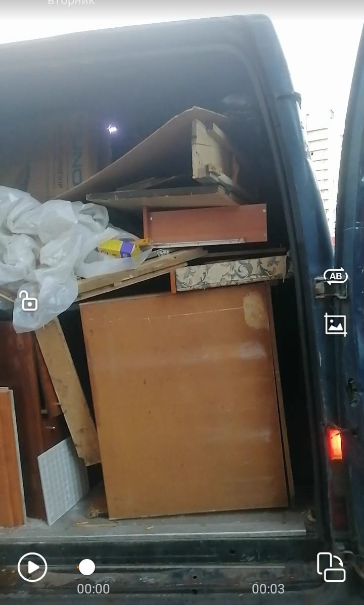 Вывоз старой мебели СПб Бухарестская 152к2