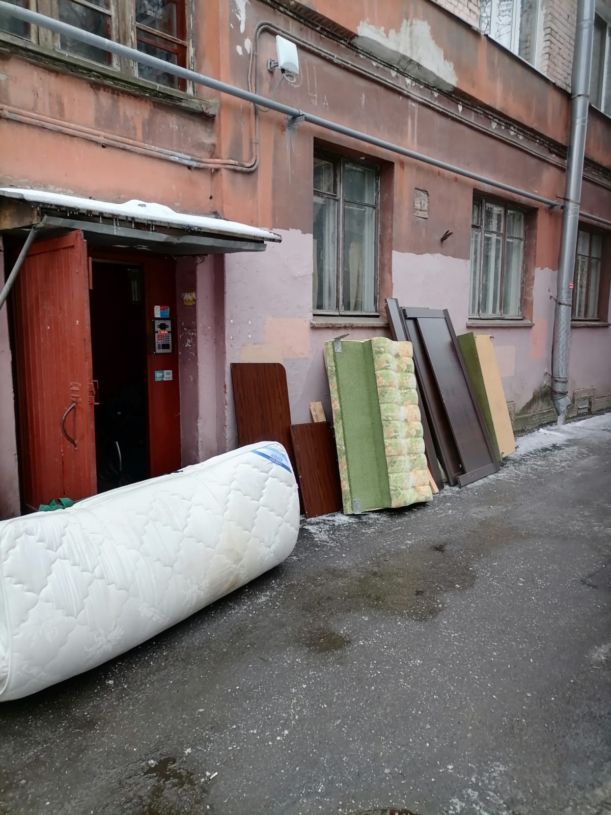 Вывоз мебели СПб Лесной 59к4 Выборгский район