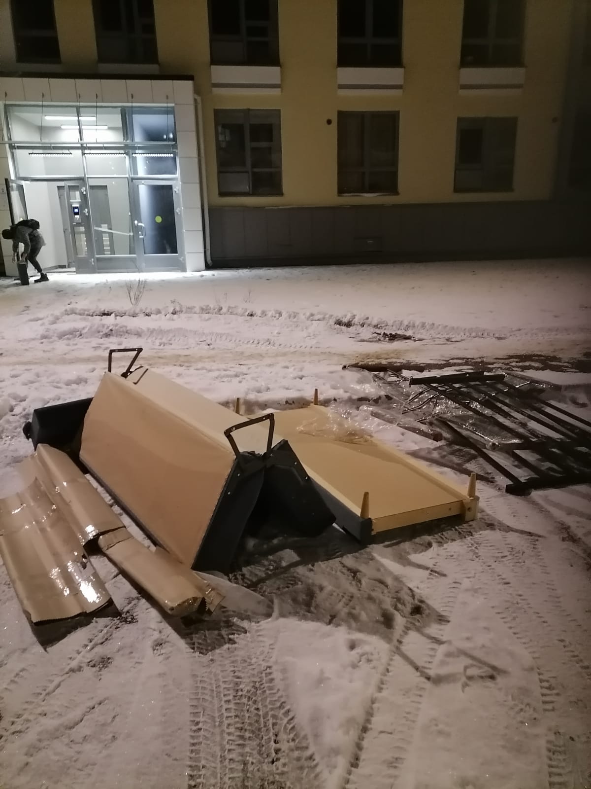Вывоз старого дивана СПб Красносельский район Солдата Корзуна 14к1