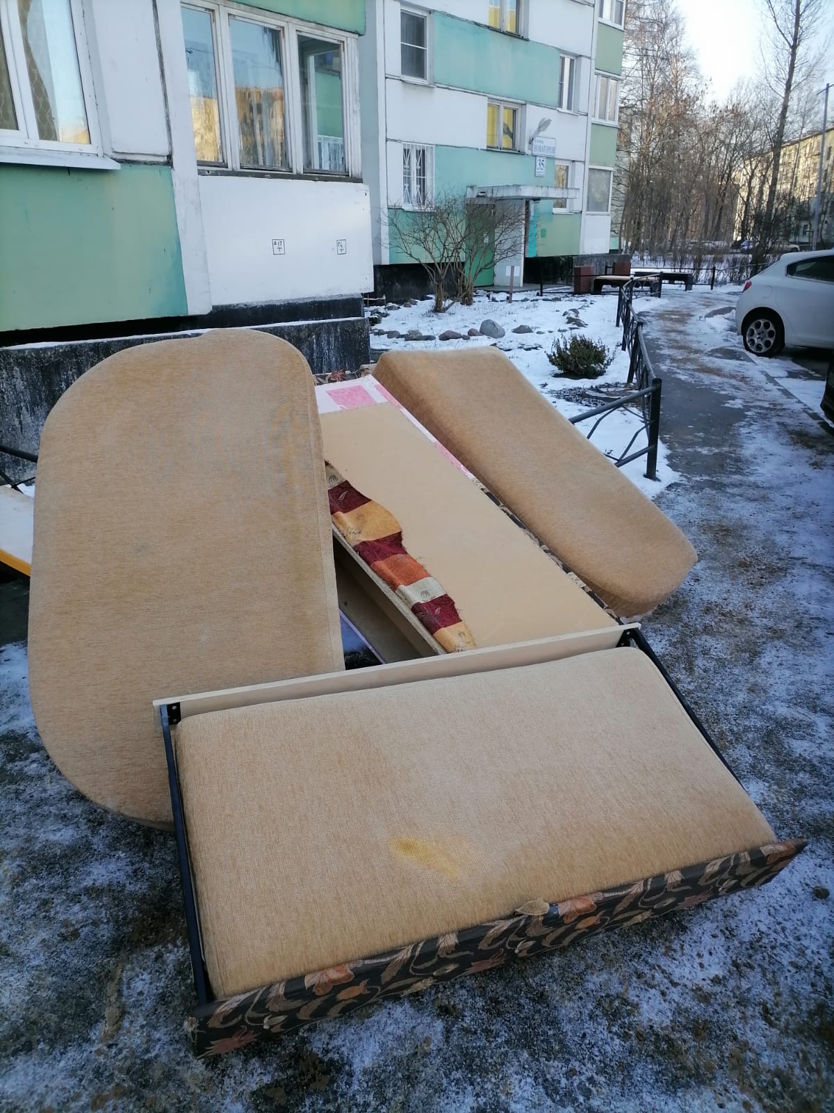 Вывоз старого дивана СПб Кушелевская дорога 7к3 Выборгский район
