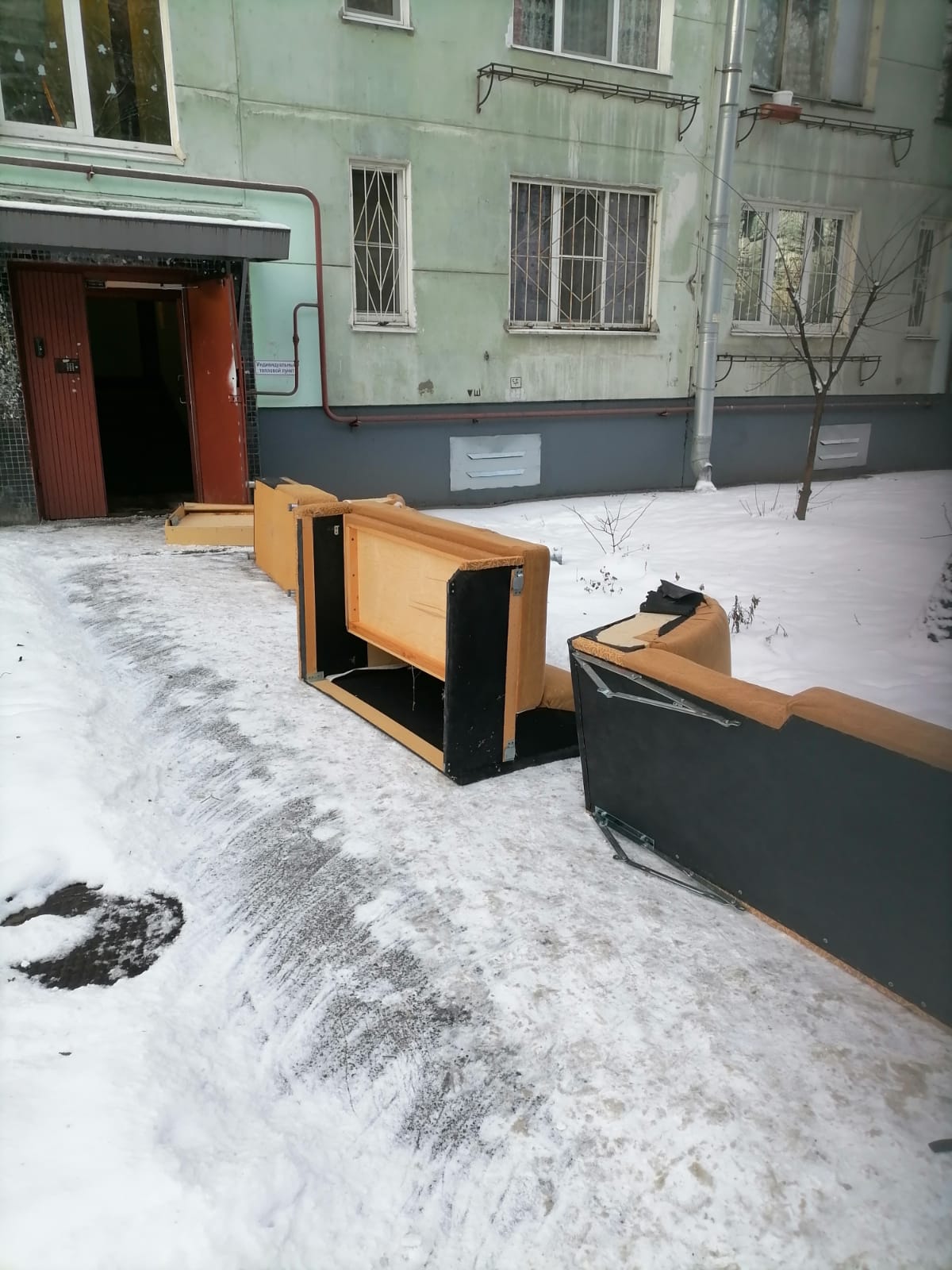 Вывоз старой мебели СПб Фрунзенский район Турку 10к1