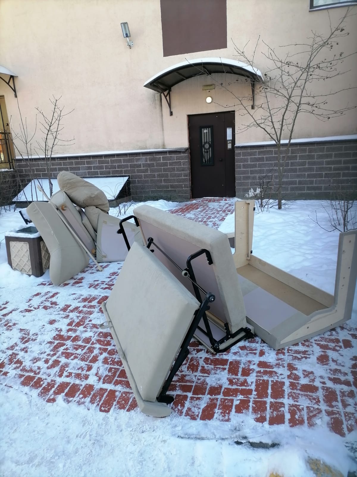 Вывоз старой мебели СПб Красногвардейский район Наставников 11к1