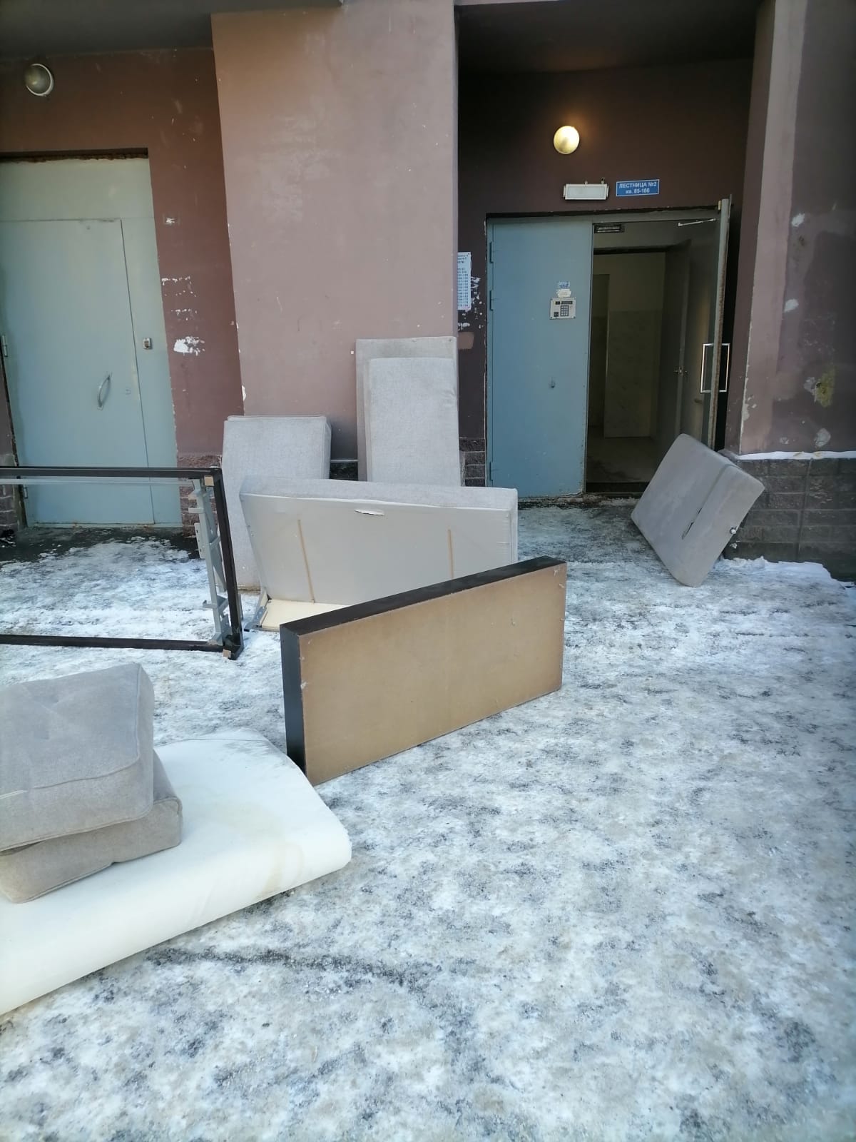 Вывоз старой мебели СПб Московский район Пулковское шоссе 40к2