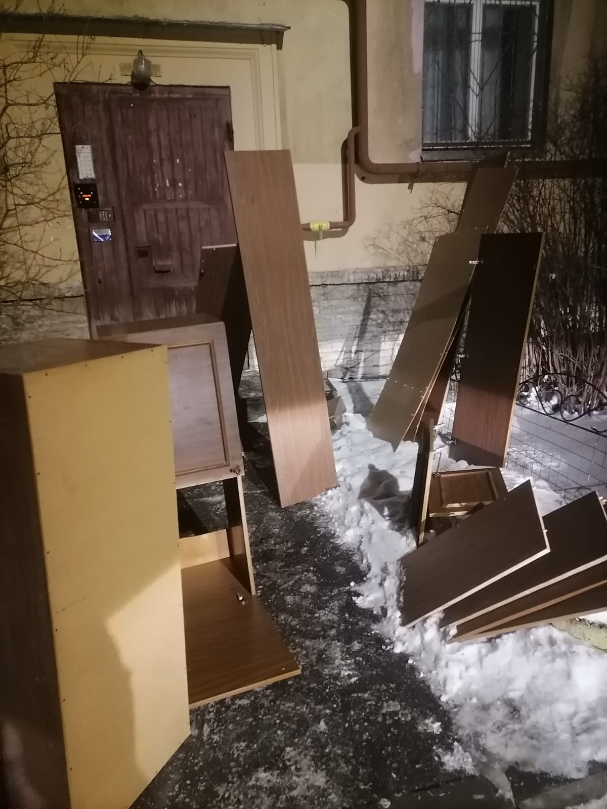 Вывоз старой мебели СПб Невский район Новосёлов 31
